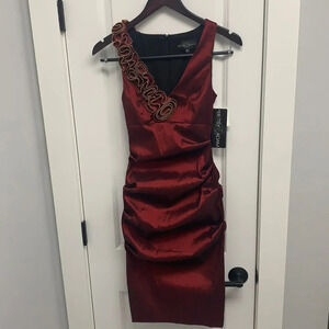 Betsy & Adam burgundy with gold roses on right shoulder Knee Length Dress size 4